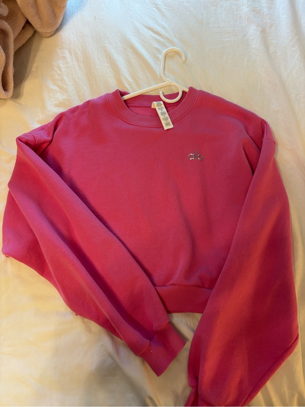 ALO Yoga Cropped Crew Sweatshirt - Hot Pink